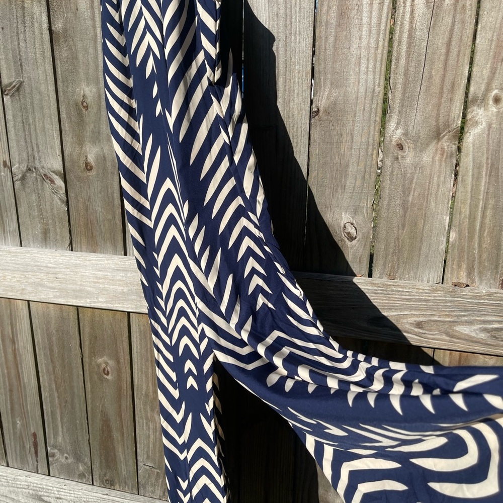 SHEIN Navy and Cream Chevron Jumpsuit Size 6 - Picture 6 of 8
